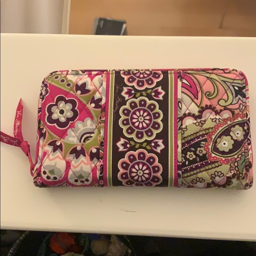 VERA BRADLEY accordion wallet